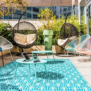 Ibis Styles Aeroport Arenas צרפת